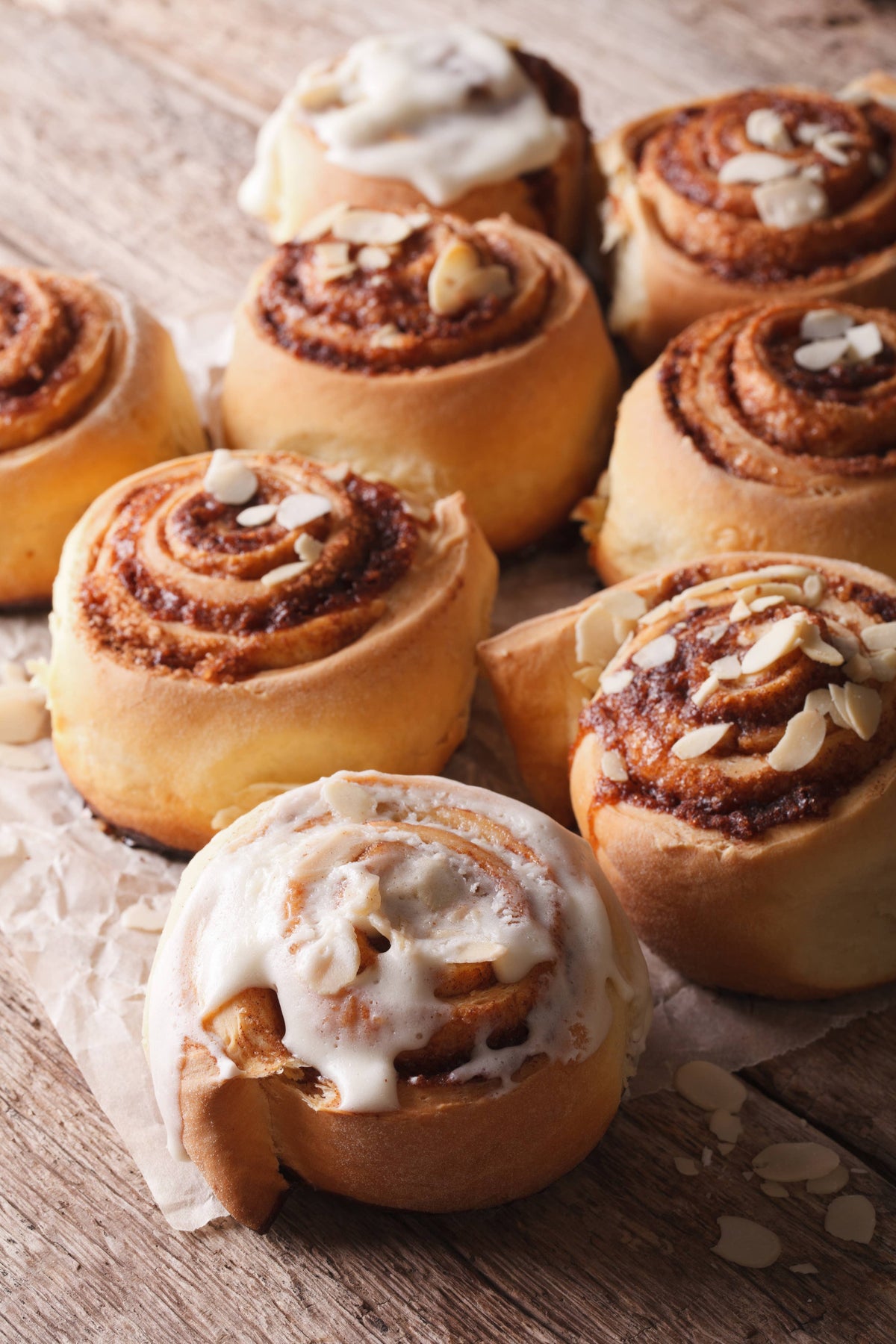 14 oz Milkbottle Candle: Sticky Buns